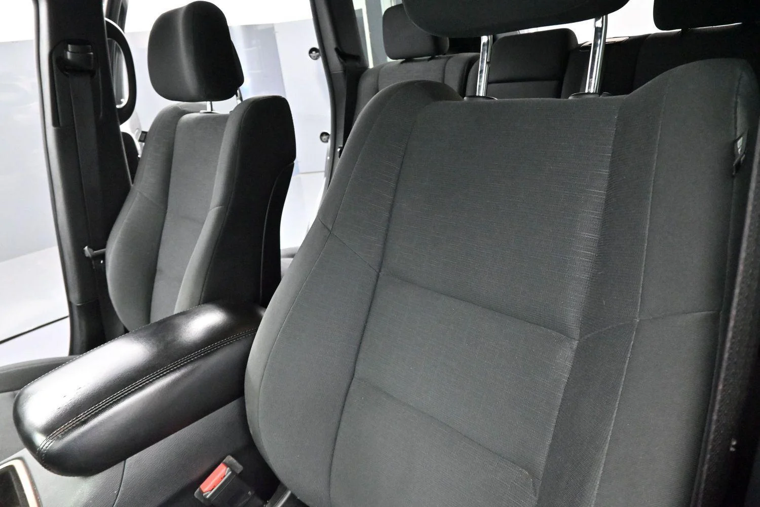 Used 2016  Jeep  image 14