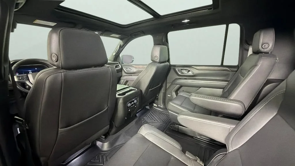 Used 2023 Black Chevrolet Z71 image 28