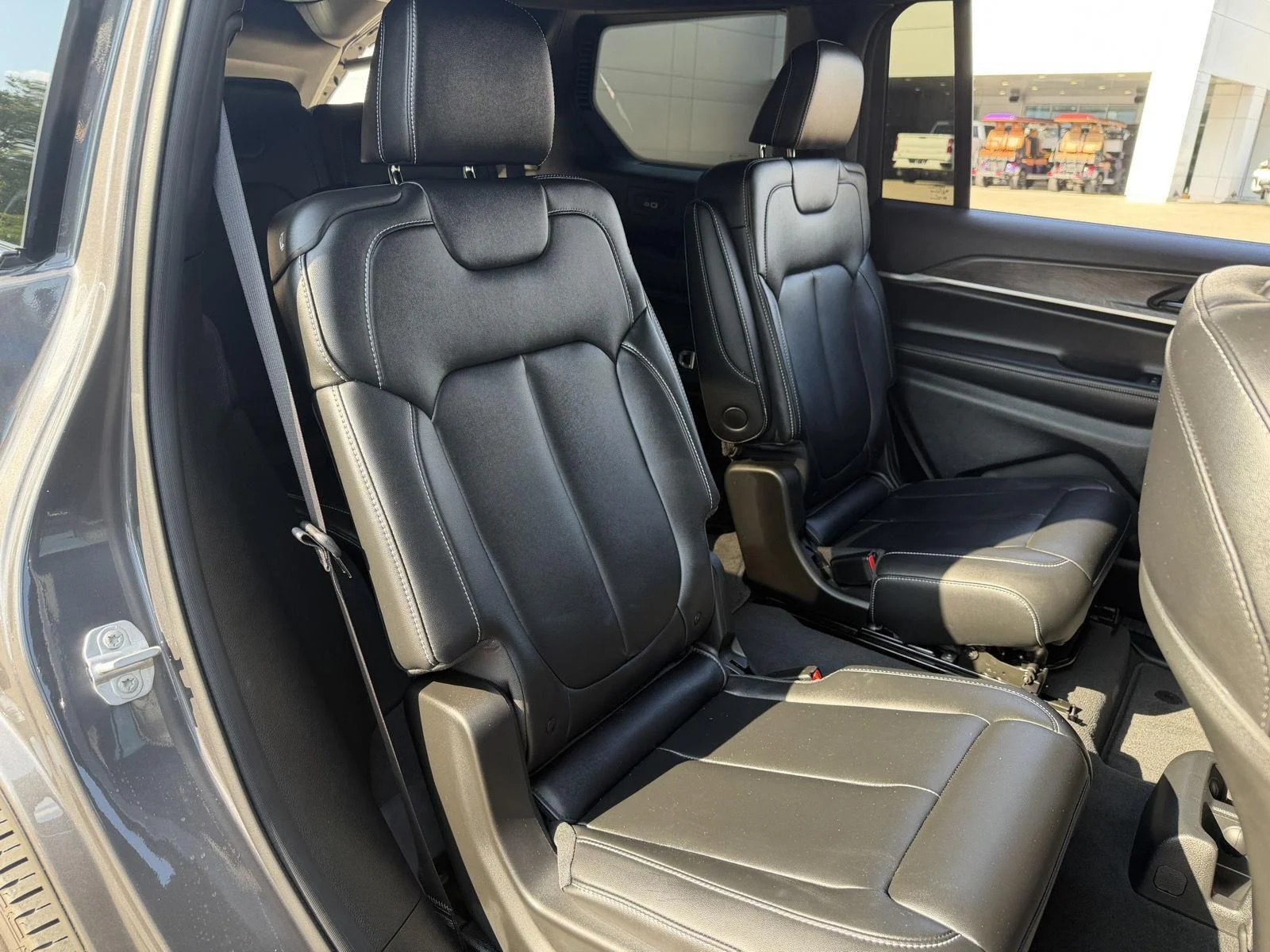 Used 2025 Baltic Gray Metallic Clearcoat Jeep Limited image 19
