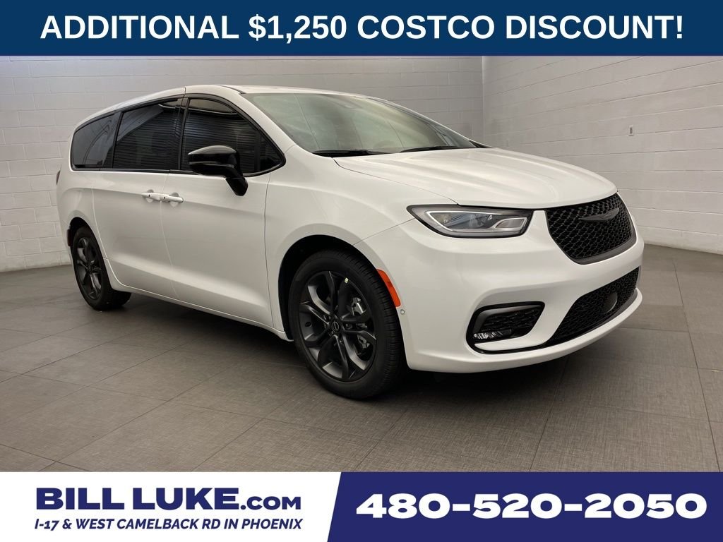 2026 Chrysler Pacifica Select's photo