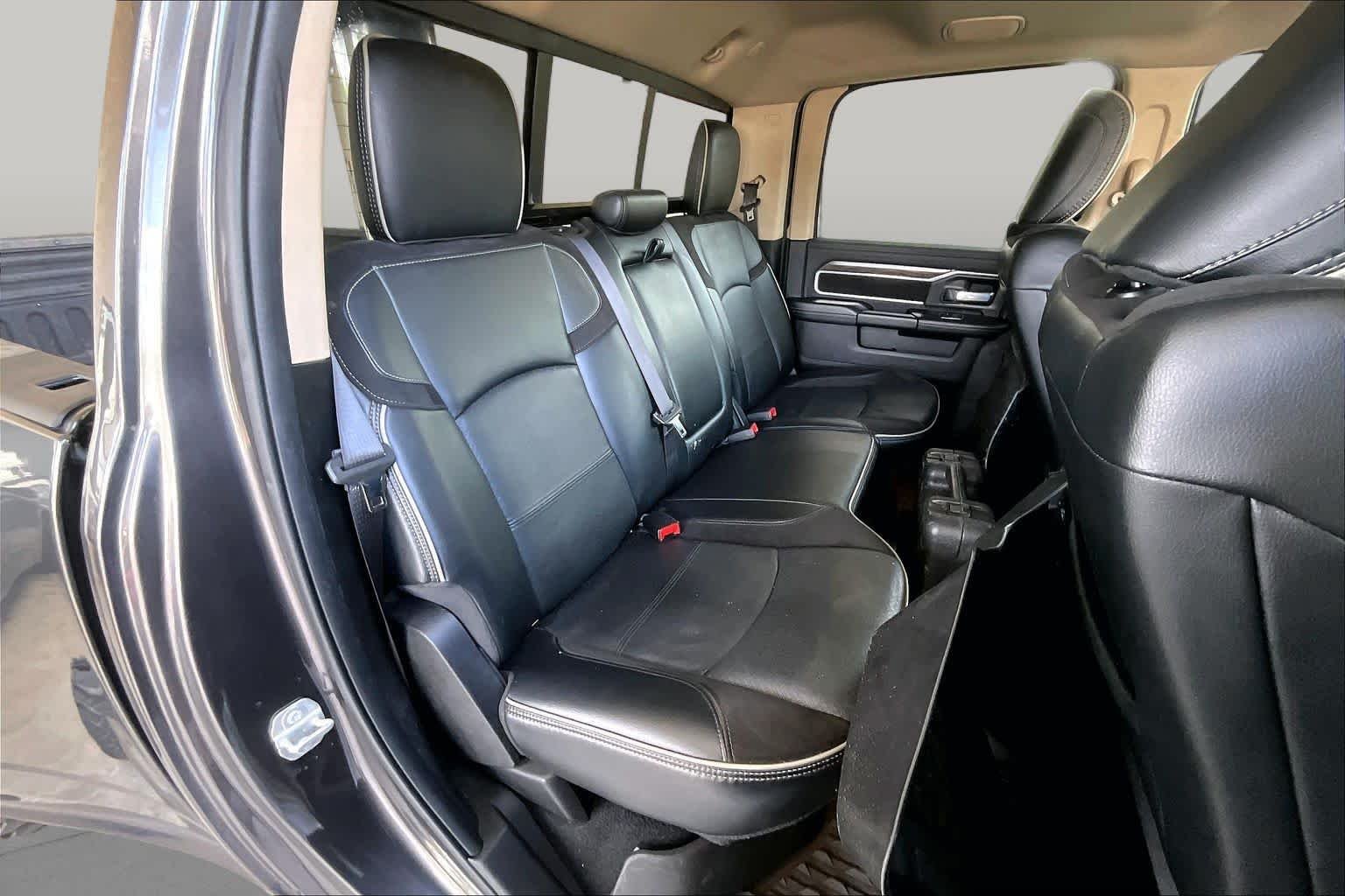 Used 2021 Granite Crystal Metallic Clearcoat Ram Laramie image 19