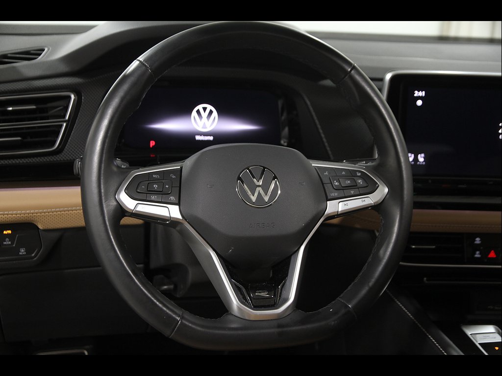 Used 2024 Platinum Gray Metallic Volkswagen SEL R-Line 4Motion image 7