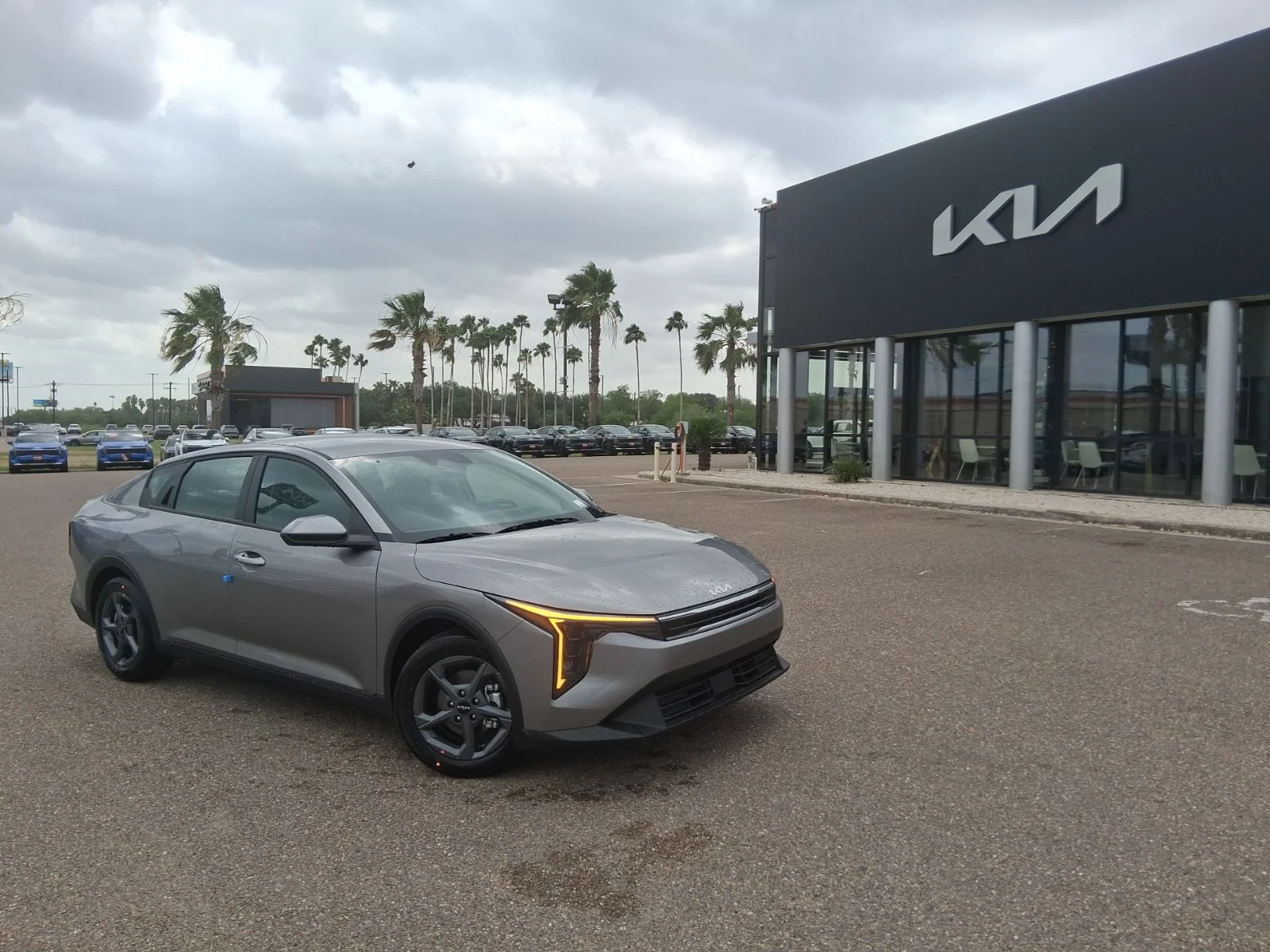 2026 Kia K4 LXS AT's photo