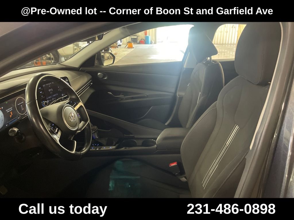 Used 2022 Gray Hyundai SEL image 14