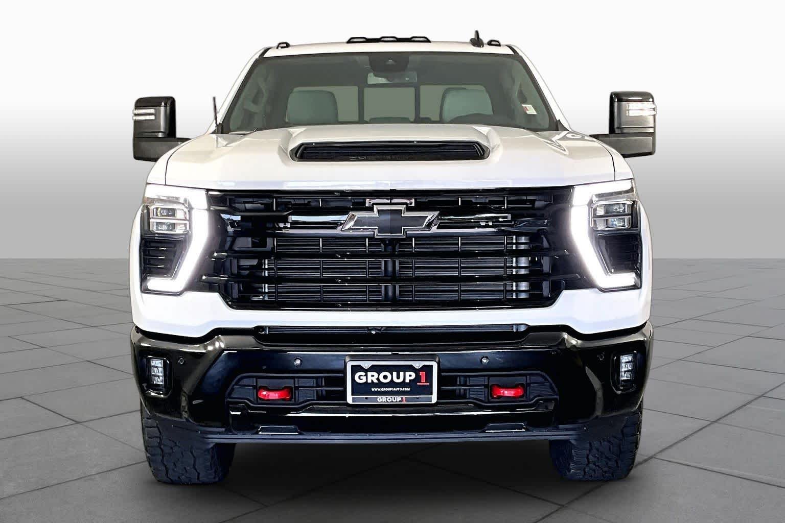 Used 2026 Summit White Chevrolet LT image 4