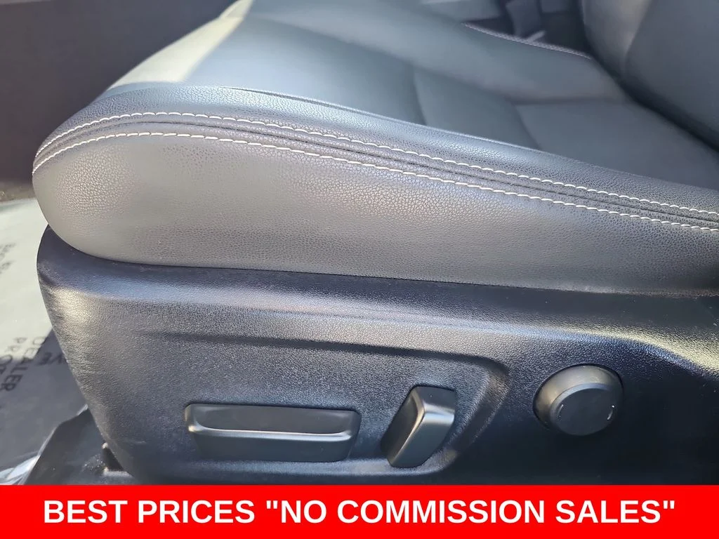 Used 2020 White Lexus 300 image 27