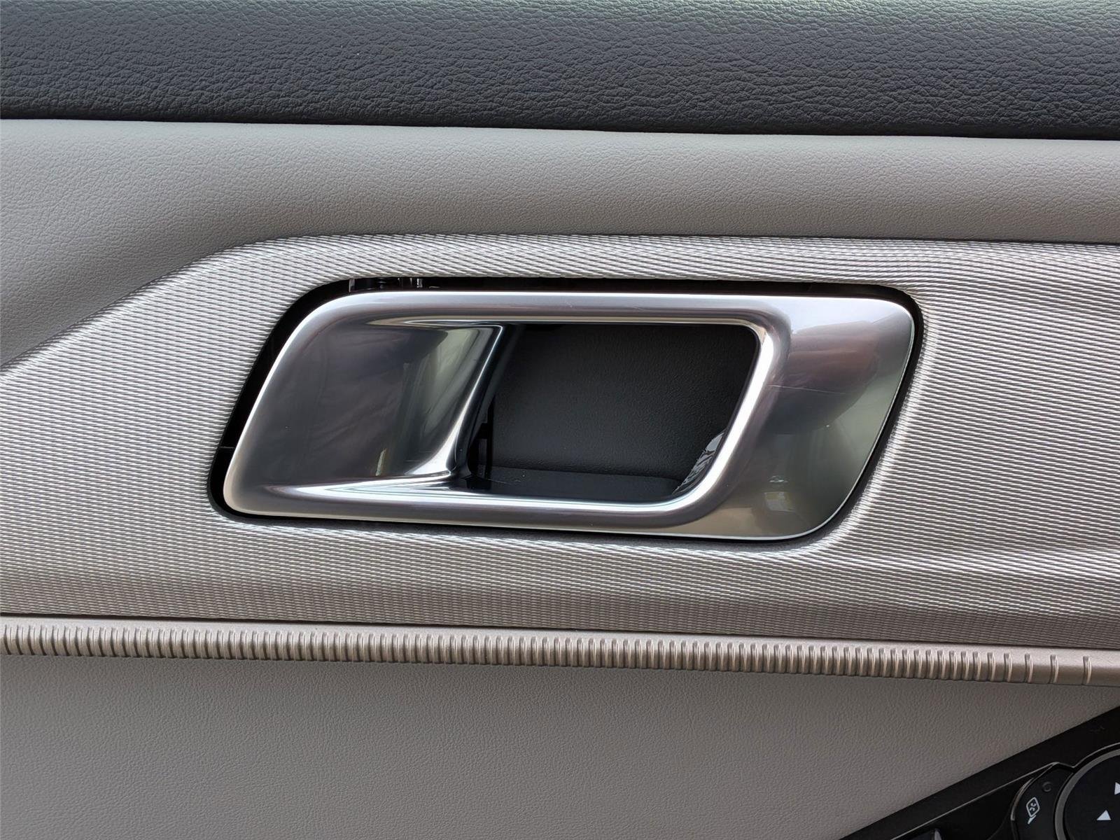 New 2026 Carbonized Gray Metallic Ford Active image 12