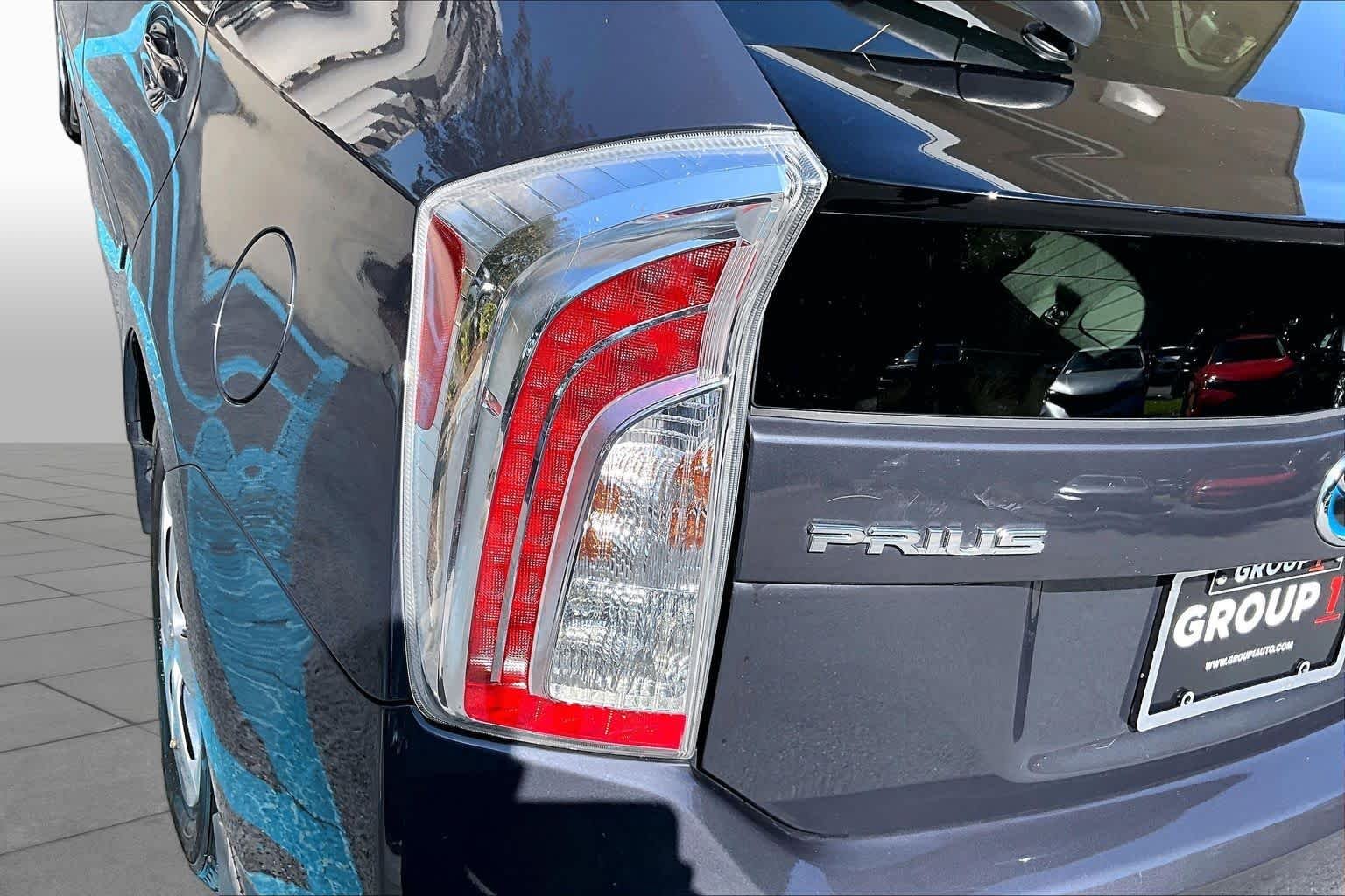 Used 2013 Winter Gray Metallic Toyota Two image 28