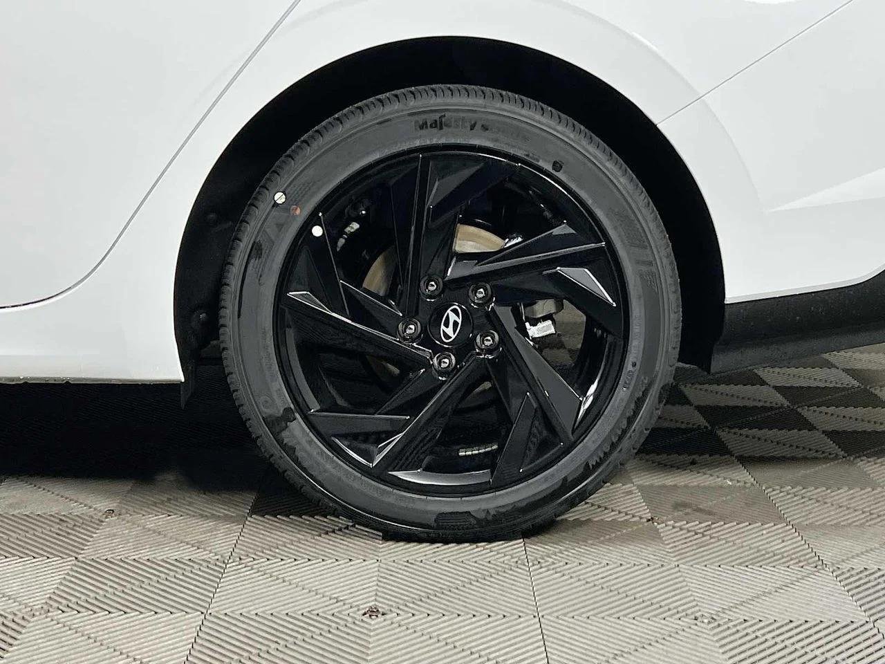 2026 Hyundai Elantra — photo 19