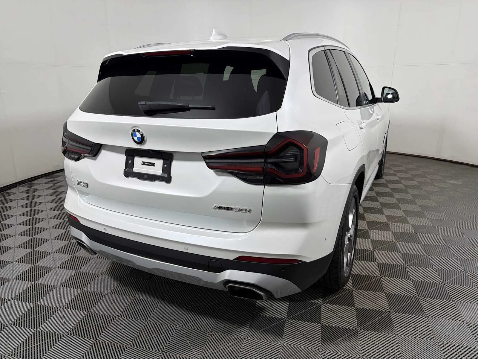 Certified Used 2024 Mineral White Metallic BMW xDrive30i image 6