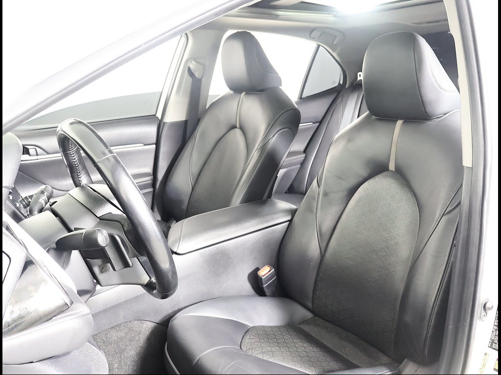 Used 2019 WHITE Toyota XSE image 7