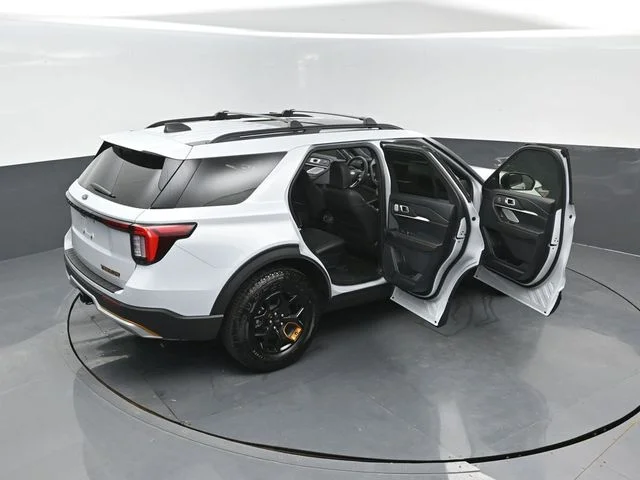 New 2026 White Ford Tremor image 27