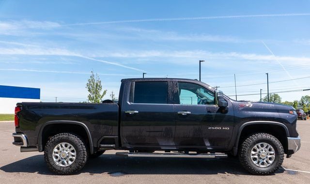 Used 2024 Gray Chevrolet LTZ image 5