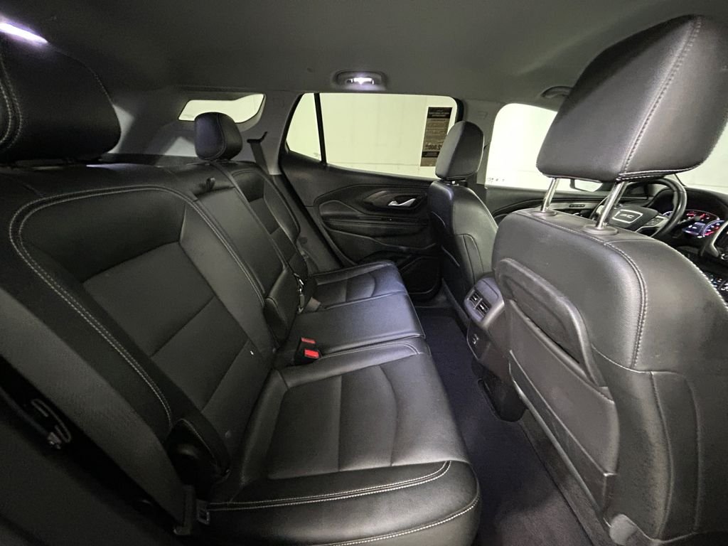 Used 2024 White GMC SLT image 17