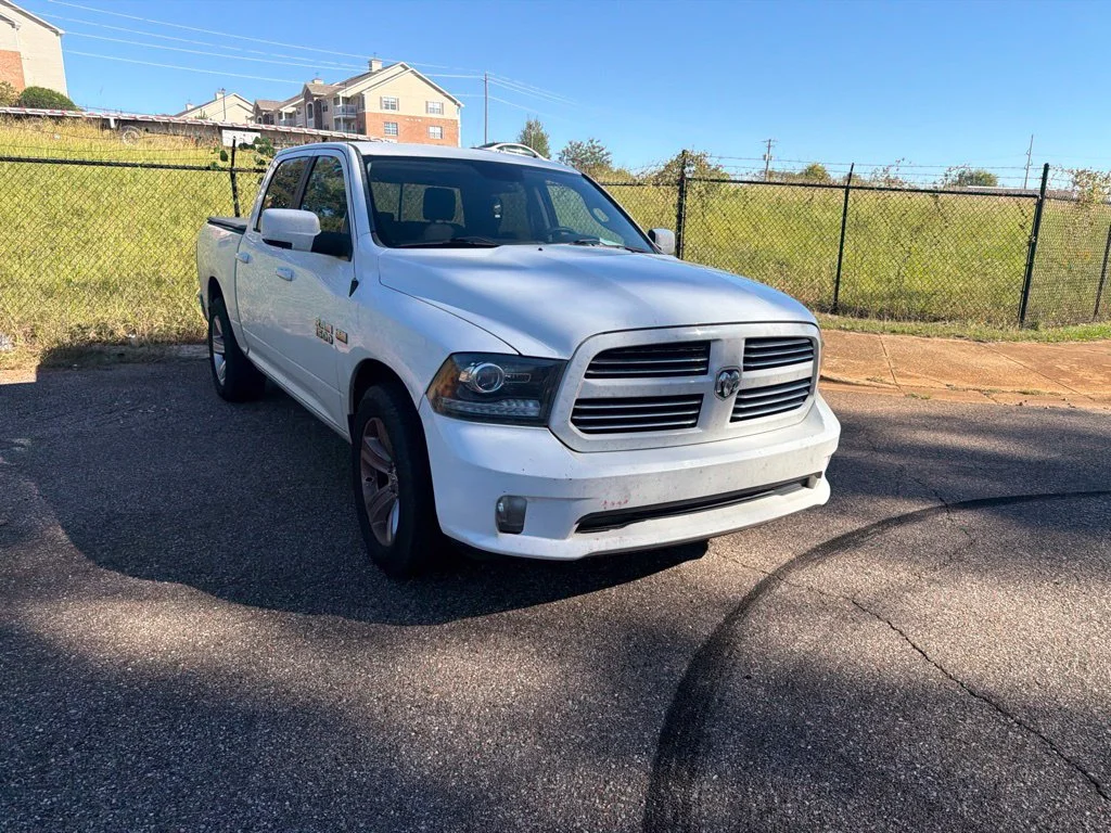 Used 2016 White Ram Sport image 2