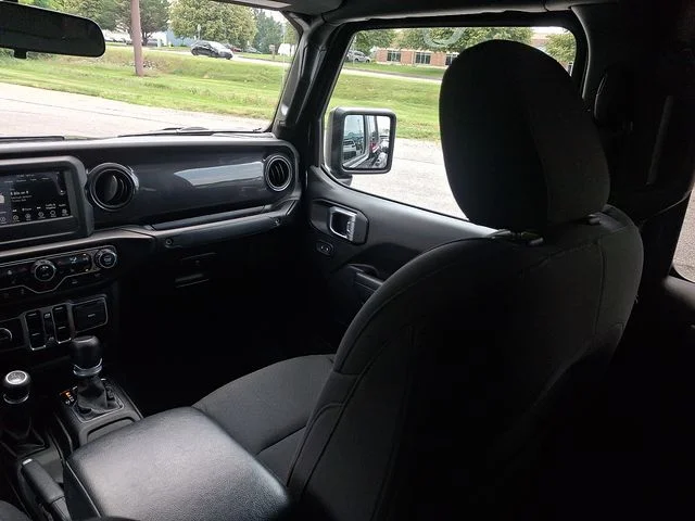 Used 2022 Black Jeep Sport image 16
