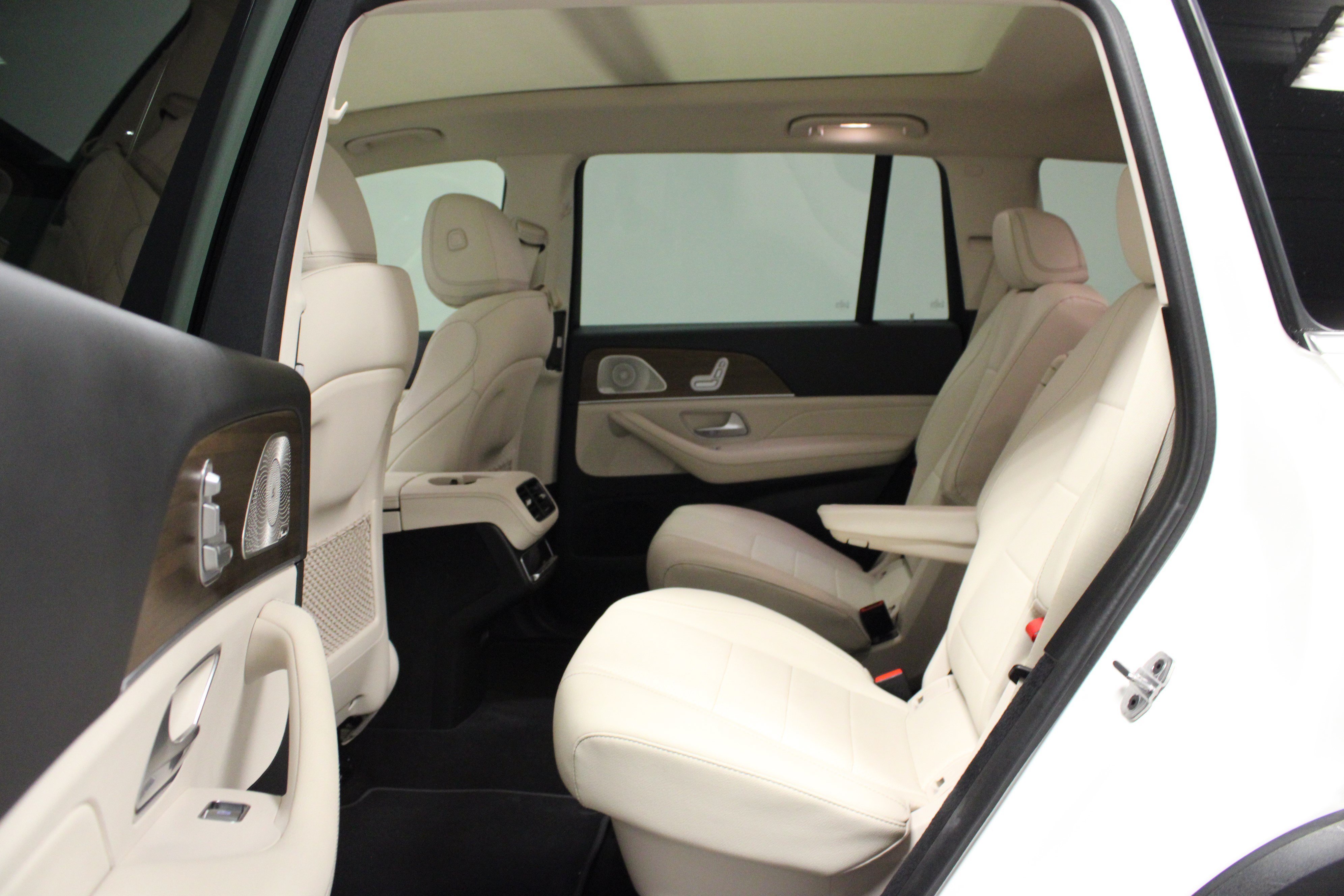 Used 2024 Polar White Mercedes-Benz GLS 450 image 13