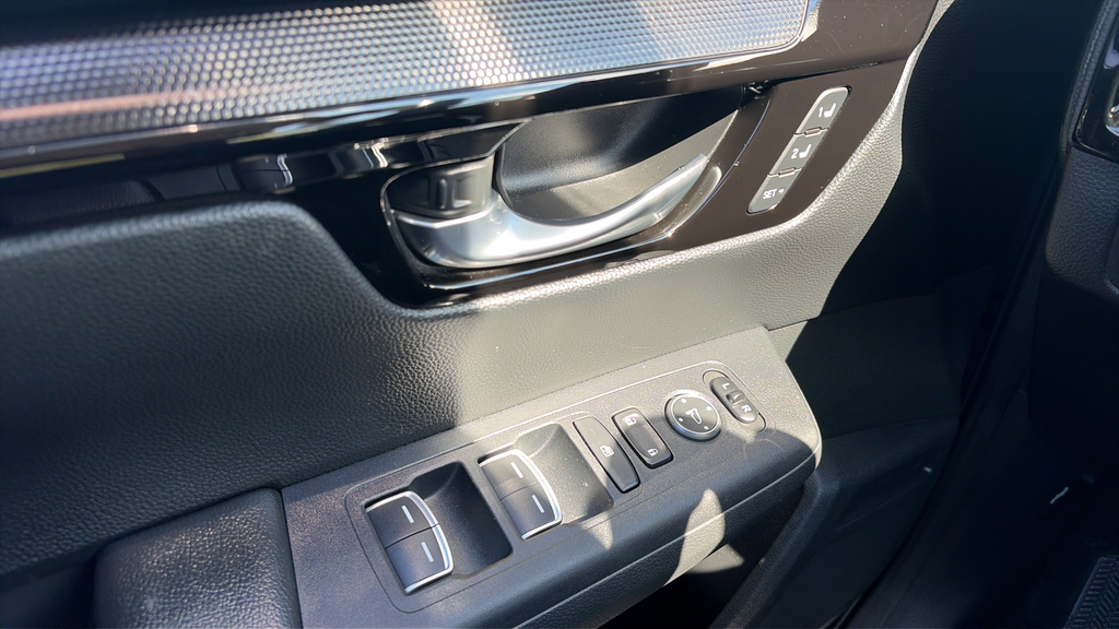 Used 2025 Urban Gray Honda EX-L image 21