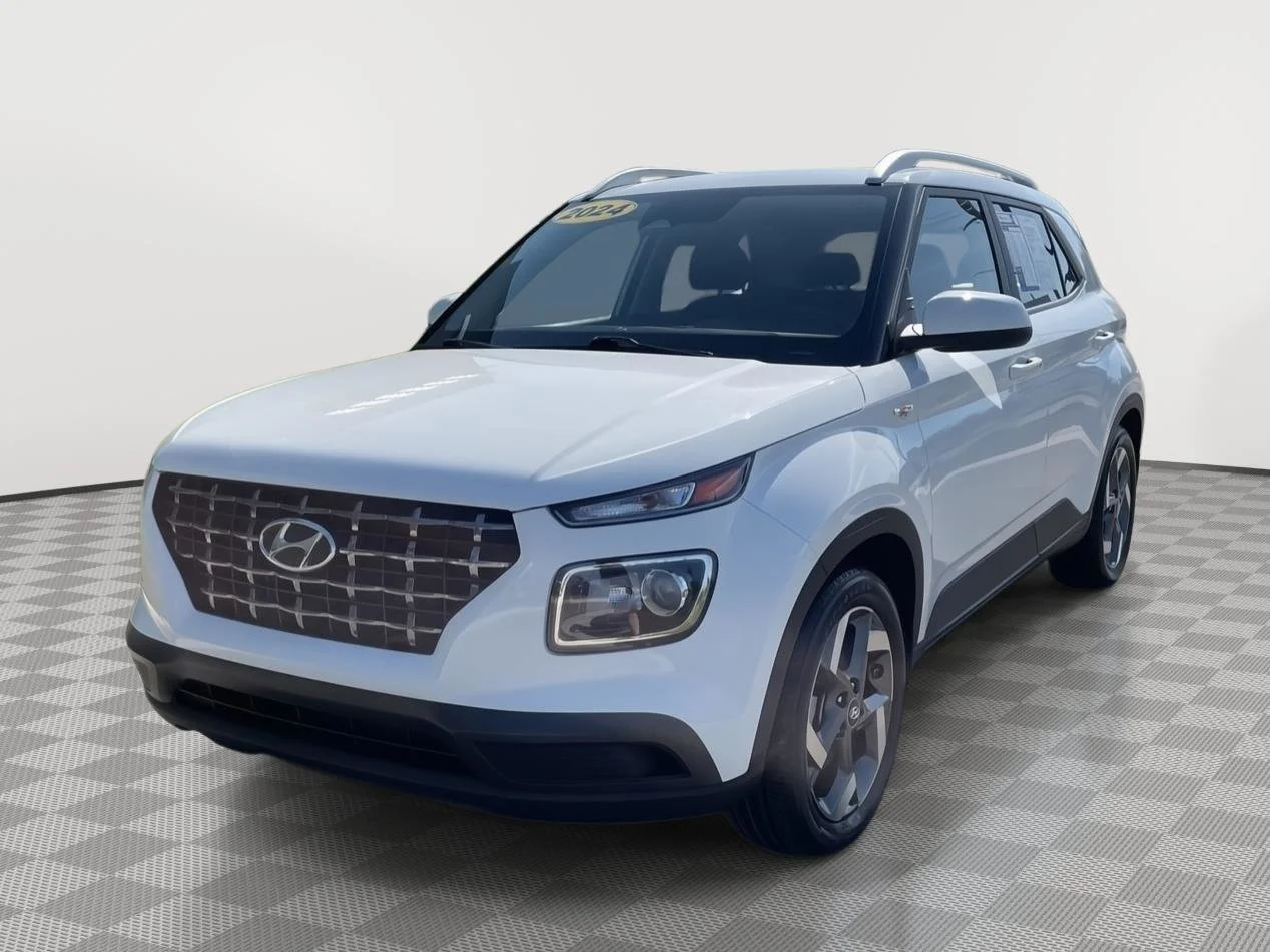 Used 2024 Lunar White Hyundai SEL image 14
