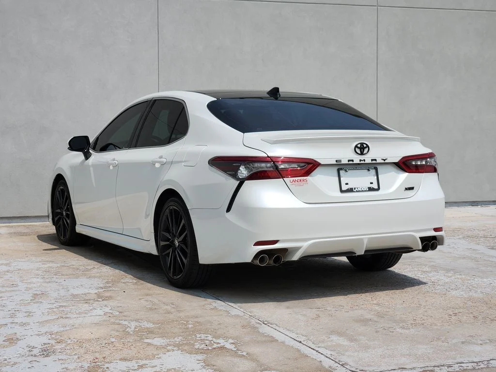 Used 2022 Wind Chill Pearl Toyota XSE image 6