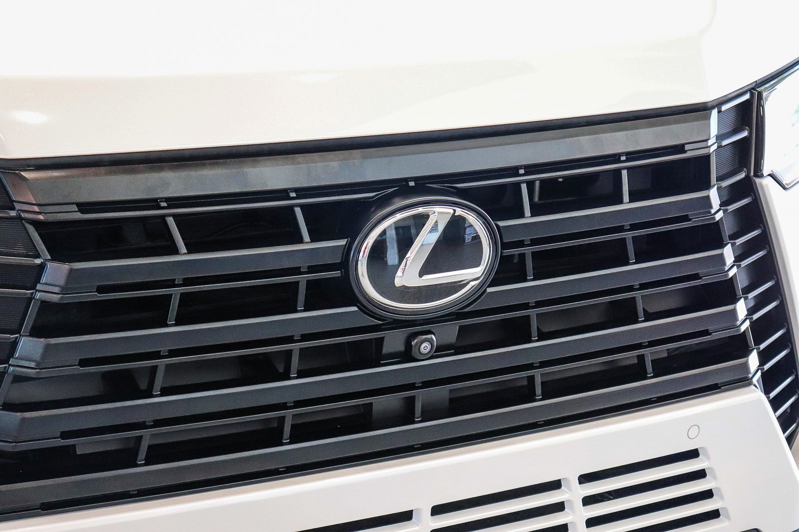 Certified Used 2026 White Lexus 550 Luxury image 8
