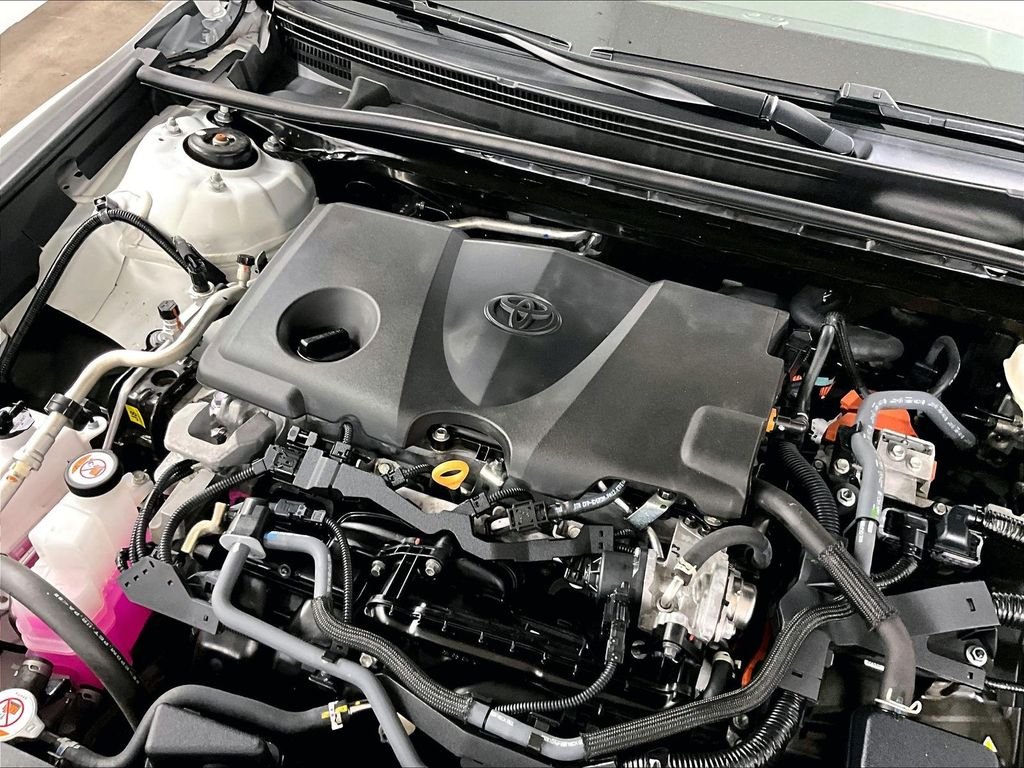 Used 2025 White Toyota LE image 32