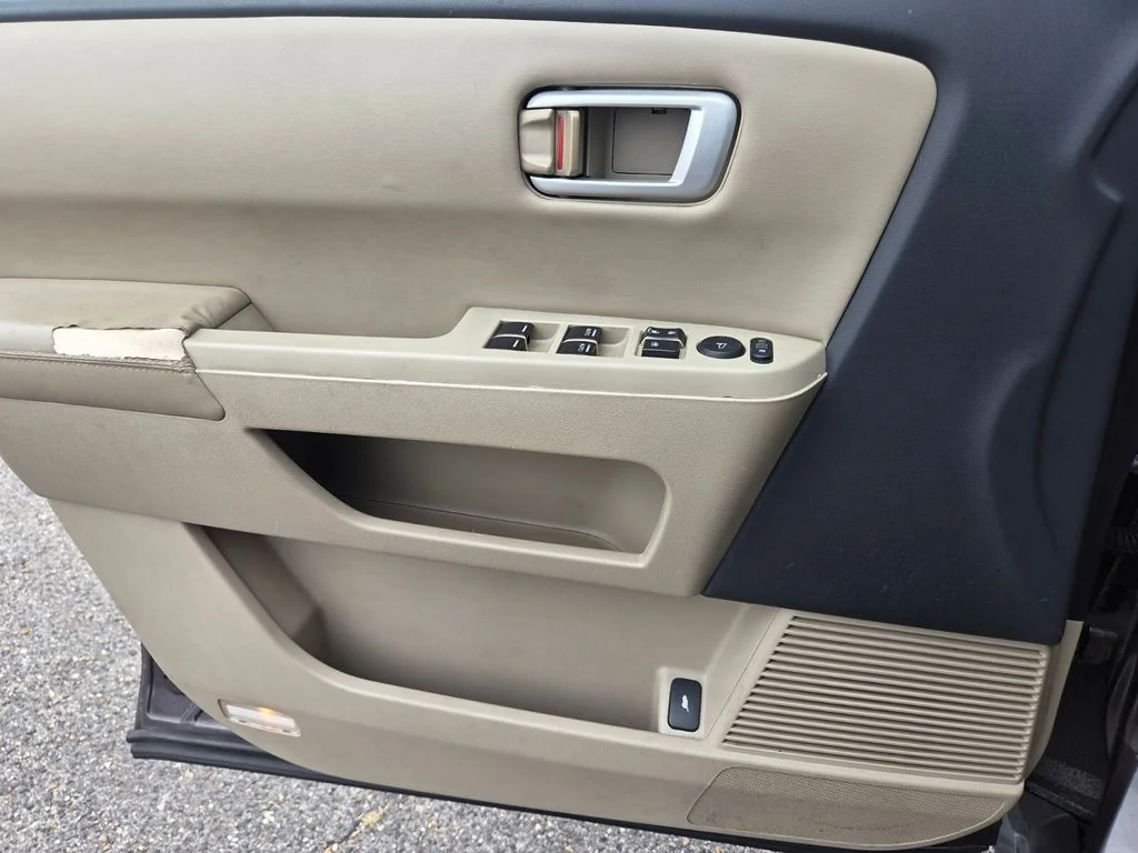 Used 2012 Gray Honda EX-L image 19