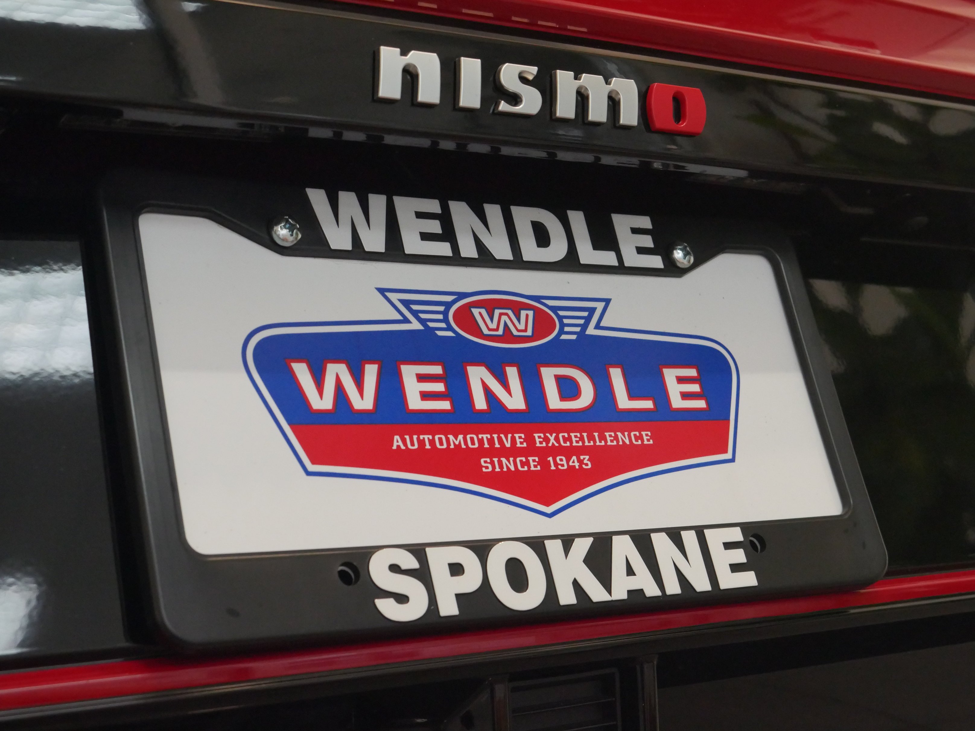 New 2027 Solid Red / Super Black Two-tone Nissan NISMO® image 23