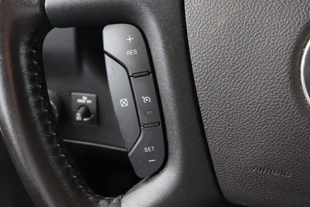 Used 2022 Summit White Chevrolet Work Van image 19