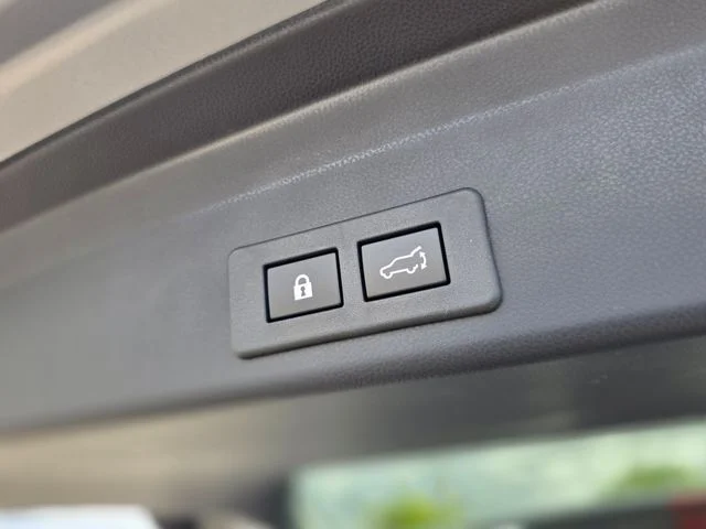 New 2026 ICE SILVER METALLIC Subaru Touring 7-Passenger image 12