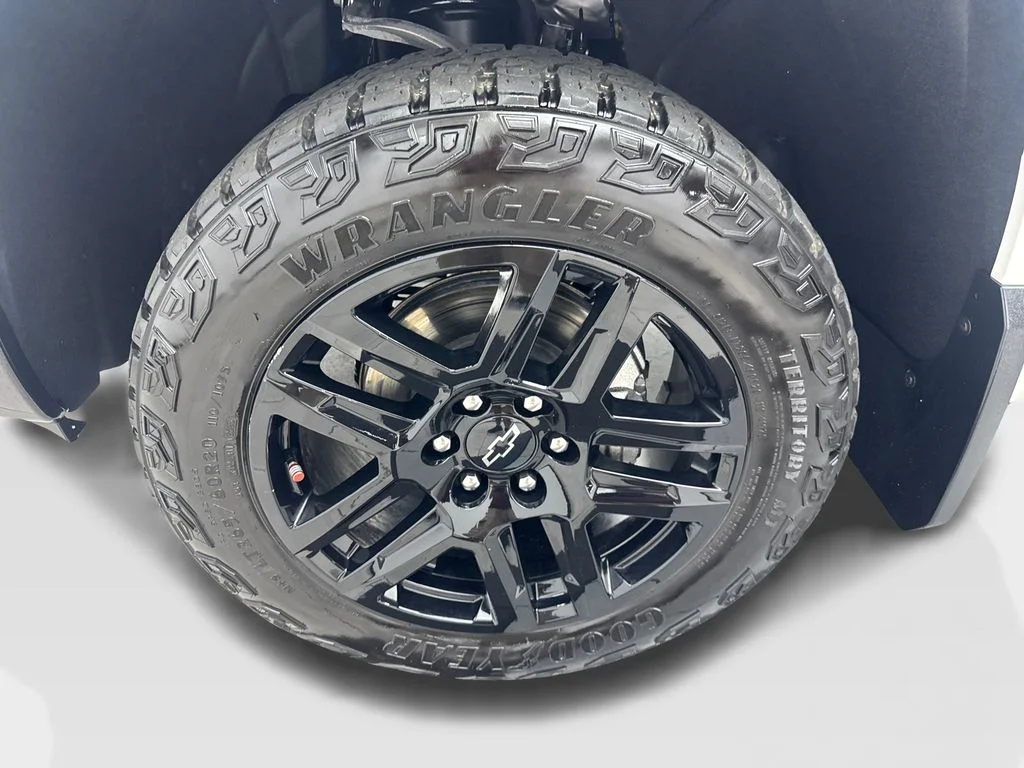 Used 2024 White Chevrolet Custom Trail Boss image 88