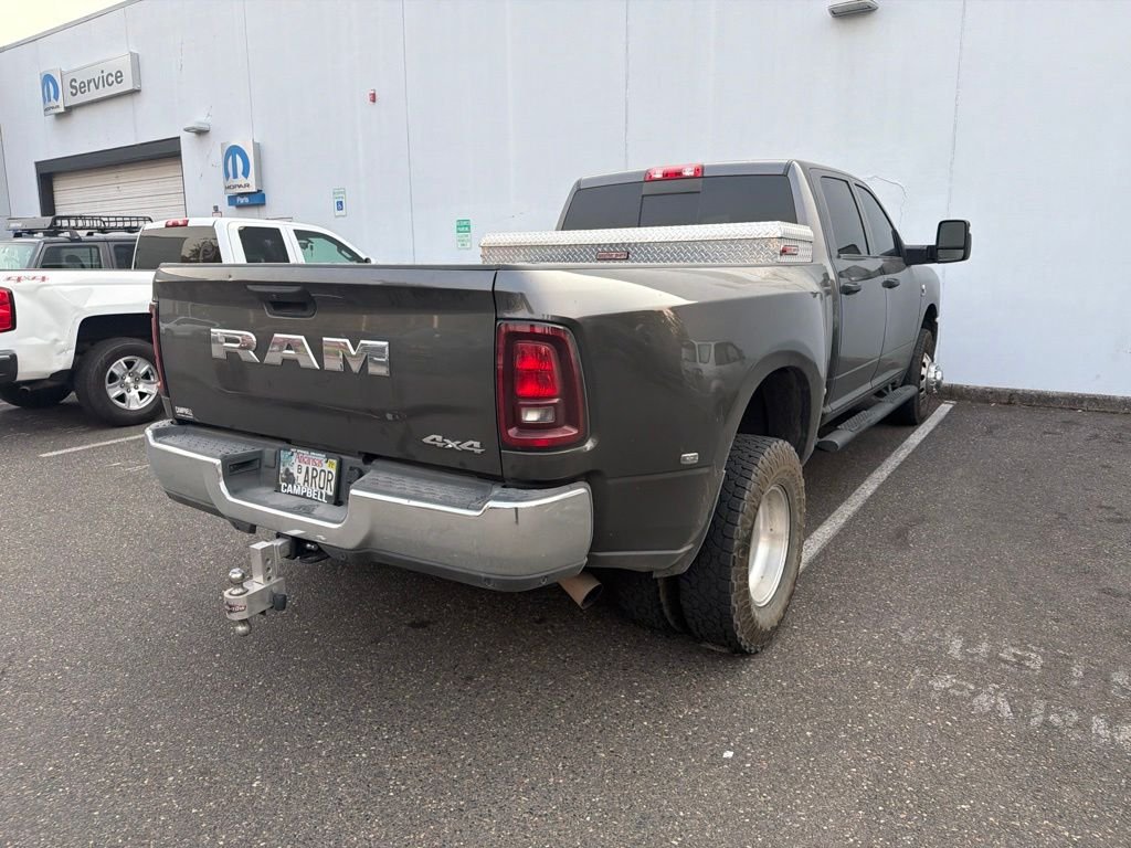 Used 2025 Crystal Metallic Ram Tradesman image 4