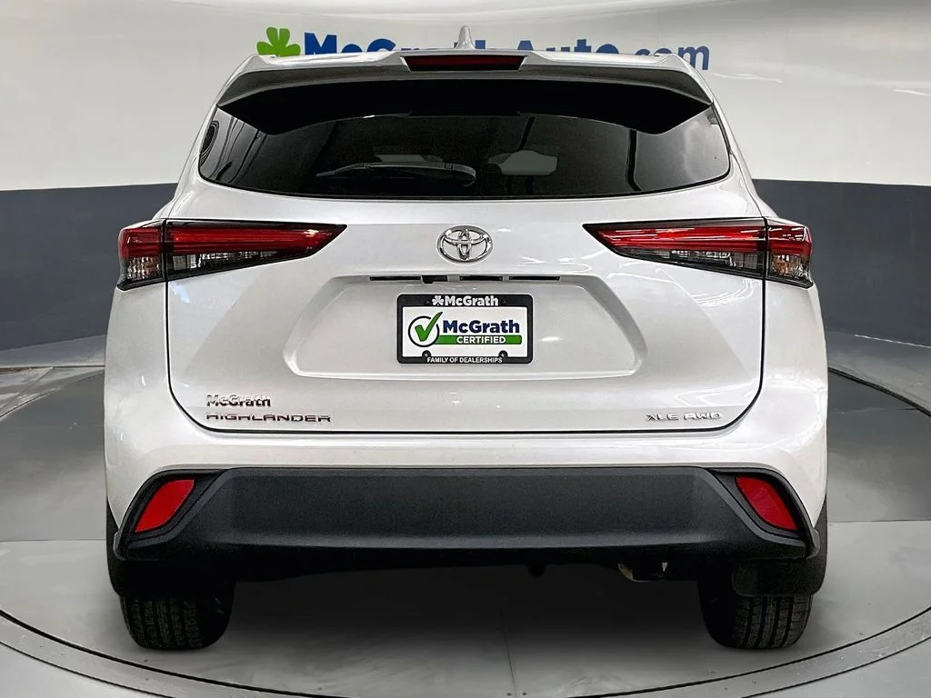 Used 2023 Beige Toyota XLE image 6