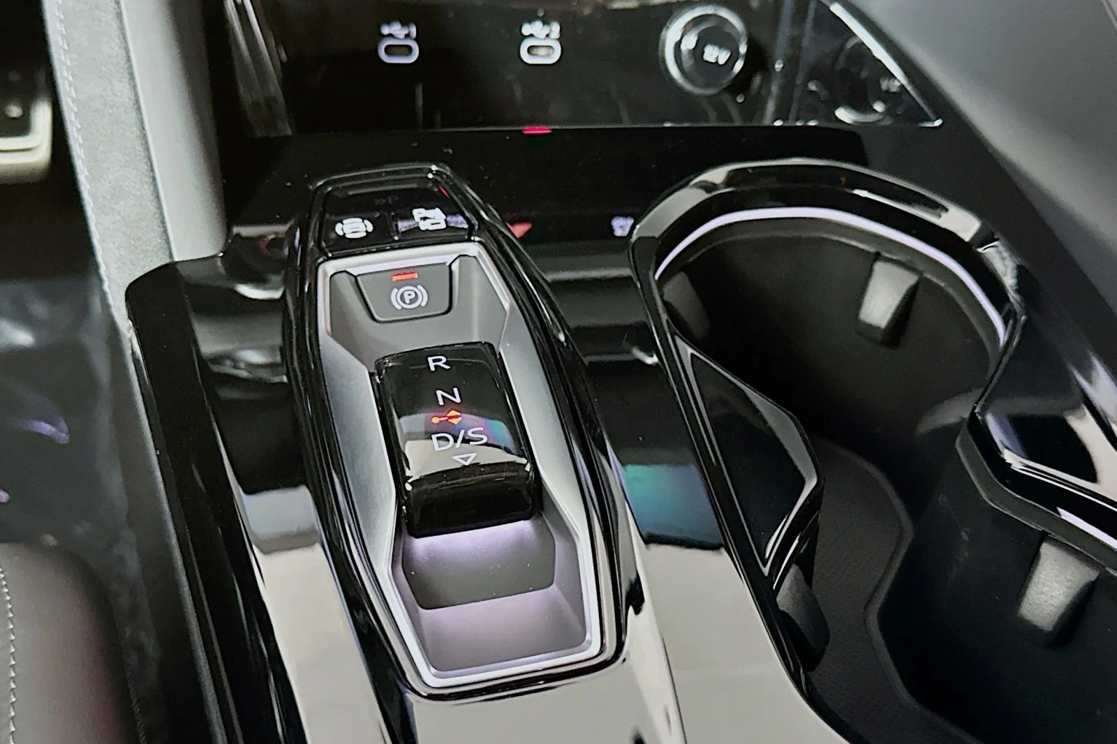 New 2026 Daytona Gray Metallic Audi Premium Plus image 7