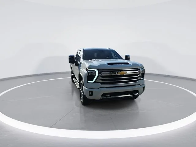 Used 2024 White Chevrolet High Country image 3