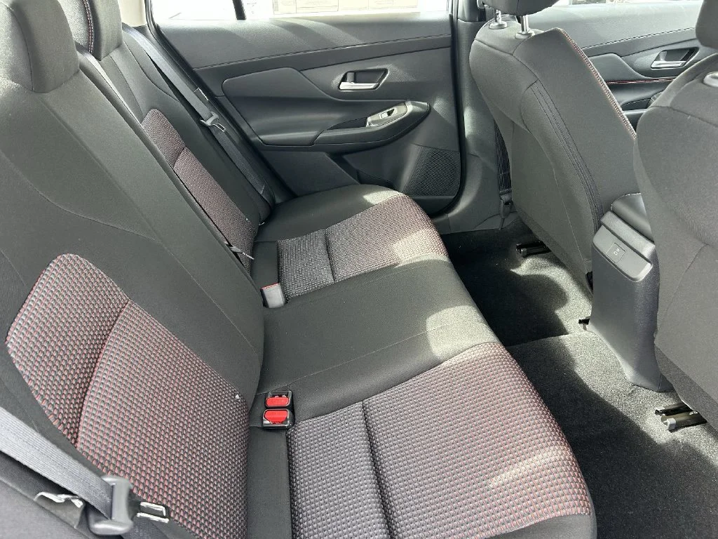 New 2027 Atlantic Gray Metallic / Super Black Two-tone Nissan SR image 11