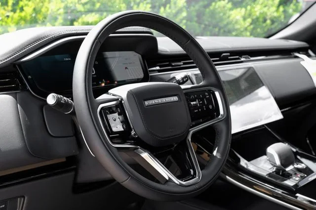 New 2026 Fuji White Land Rover SE image 22