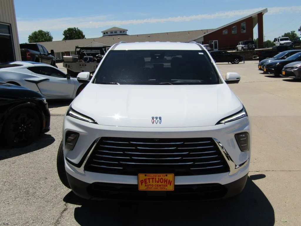 Used 2025 White Buick Preferred image 13