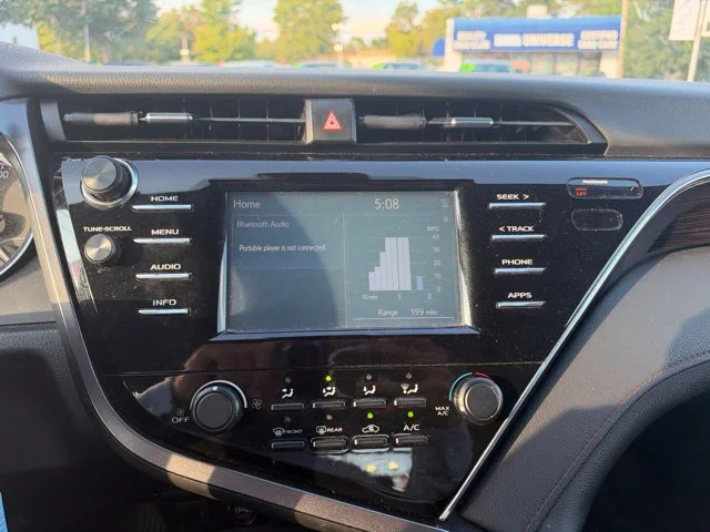 Used 2018 Midnight Black Metallic Toyota L image 10