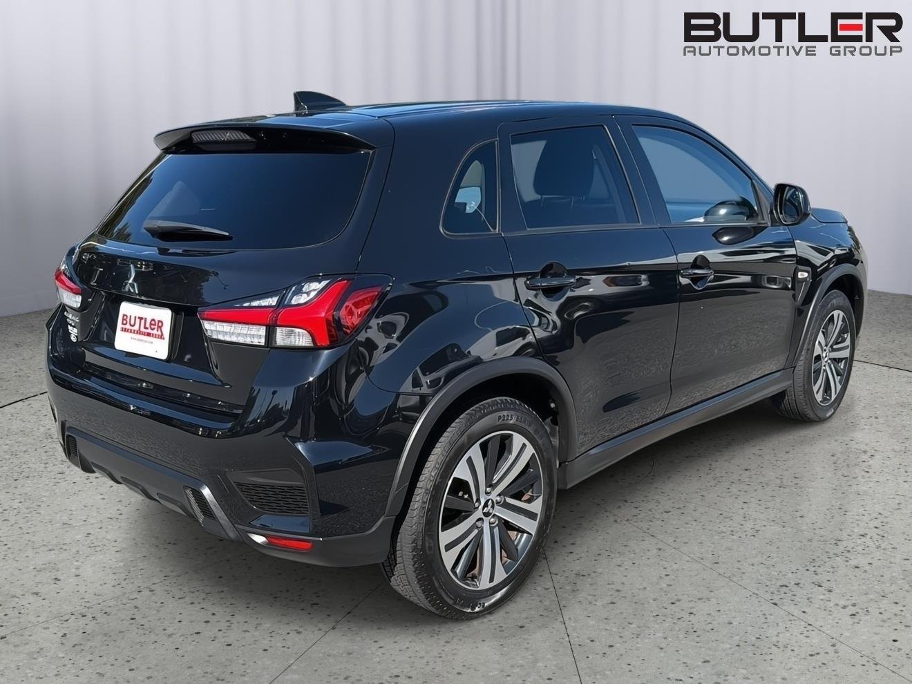 Used 2021 Labrador Black Metallic Mitsubishi ES image 6