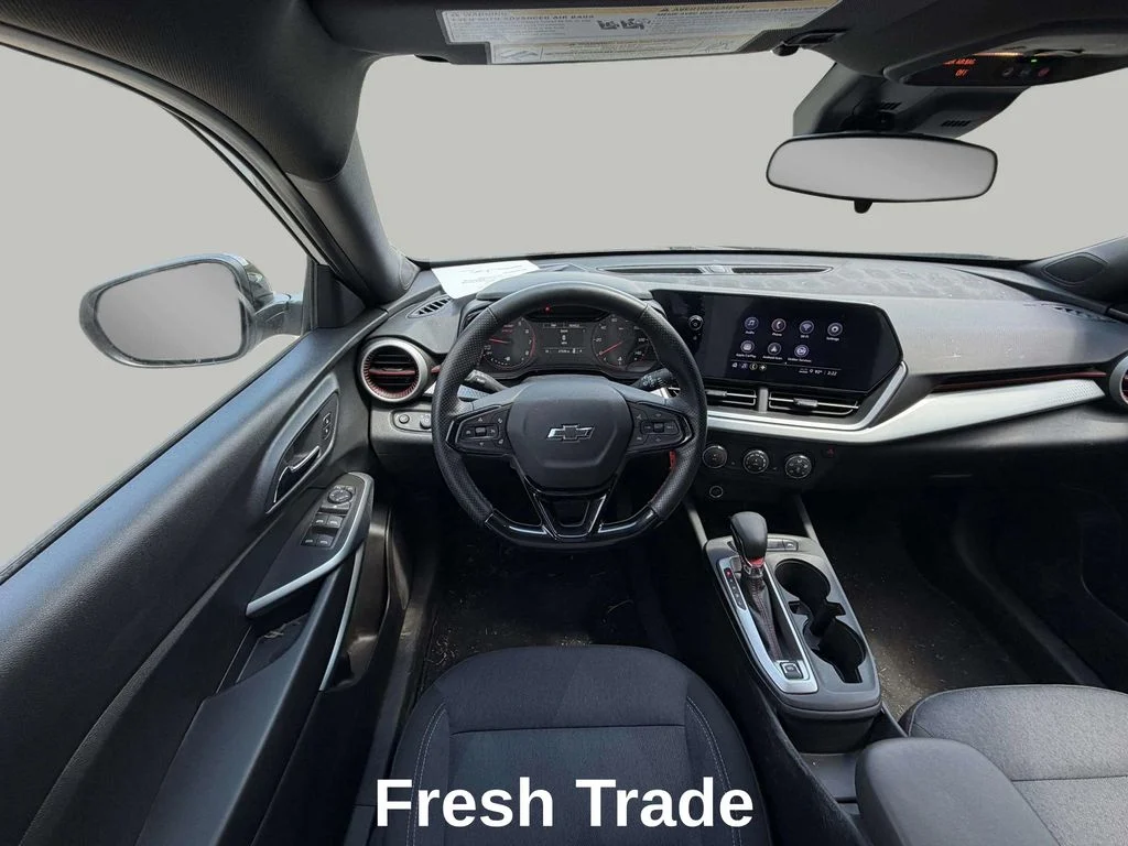 Used 2025 Summit White Chevrolet 1RS image 11