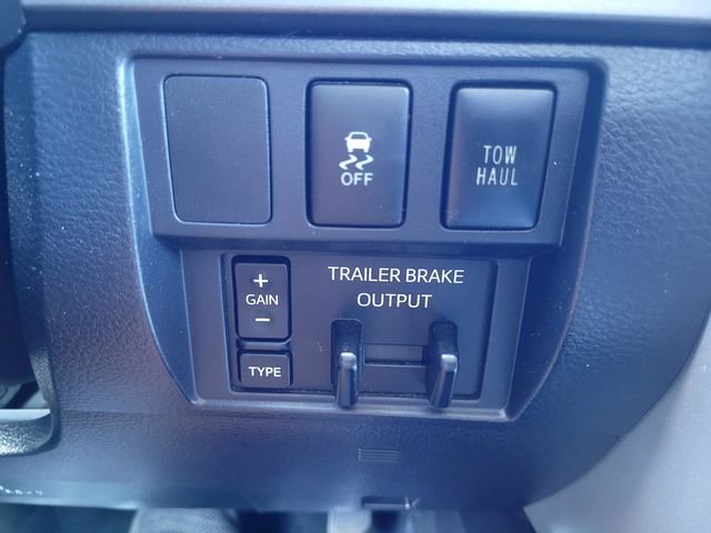 Used 2017  Toyota  image 18