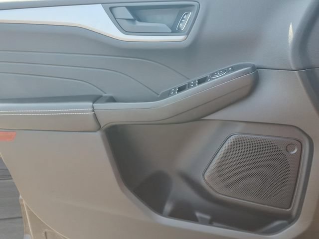 Used 2024  Ford Active image 12
