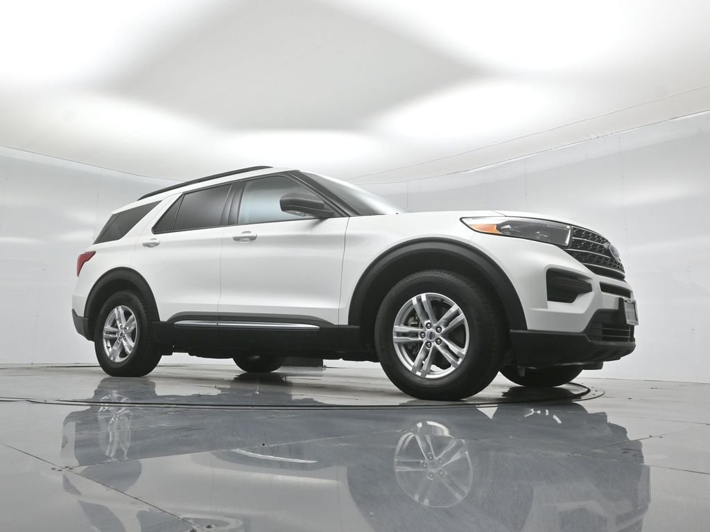 Certified Used 2023 White Ford XLT image 4