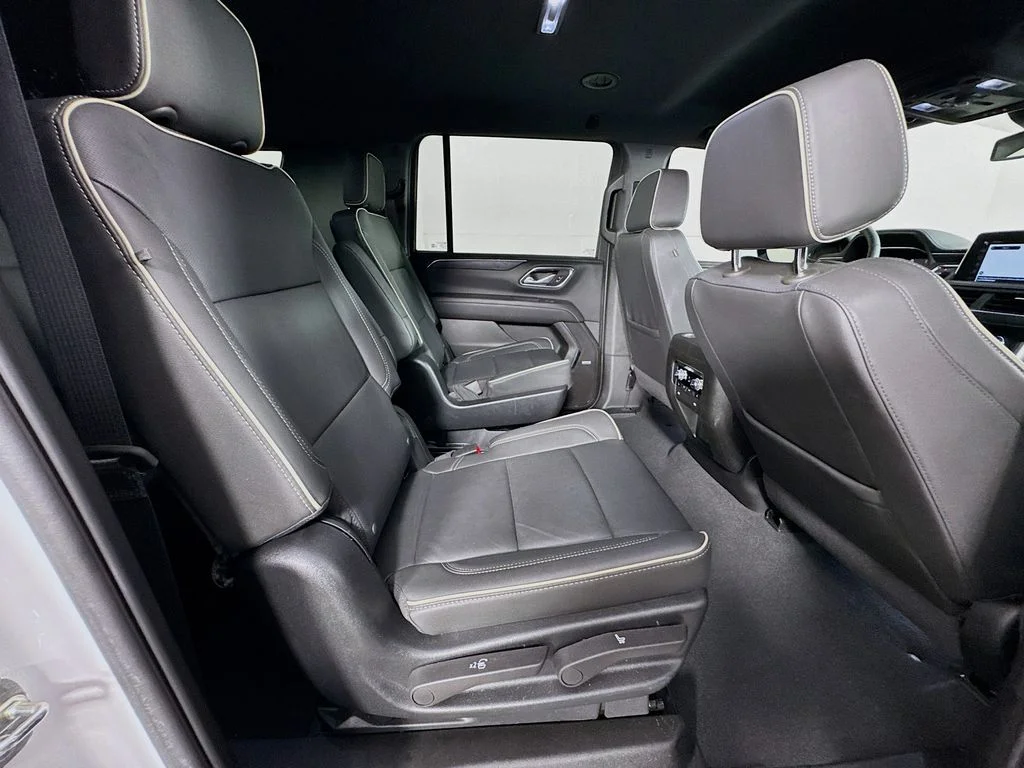 Used 2024 White GMC SLT image 34