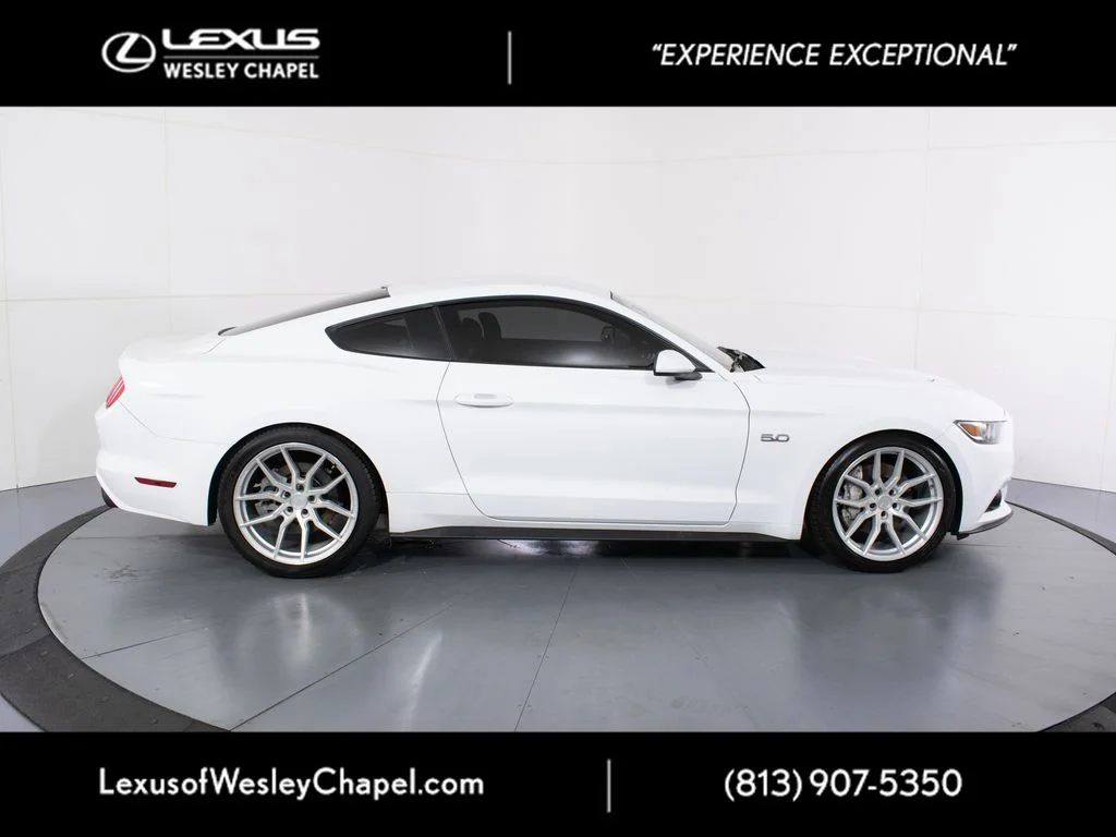 Used 2015 White Ford GT image 2
