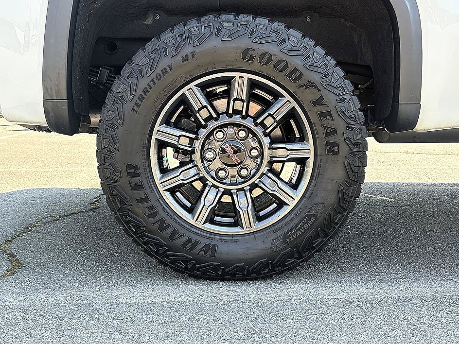 Used 2024 Summit White GMC AT4X image 14