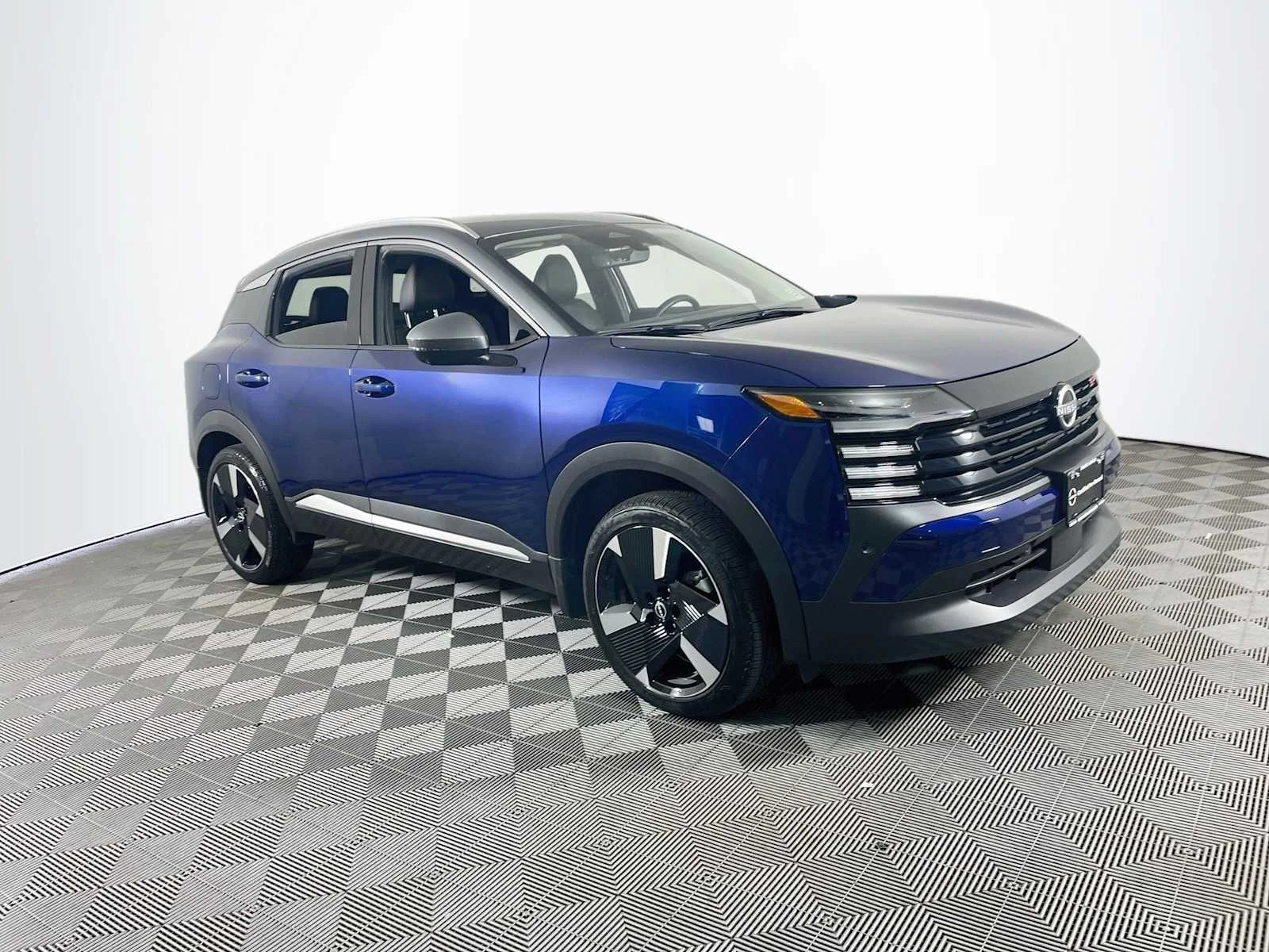 Used 2025 Deep Blue Pearl/Gun Metallic Nissan SR image 3