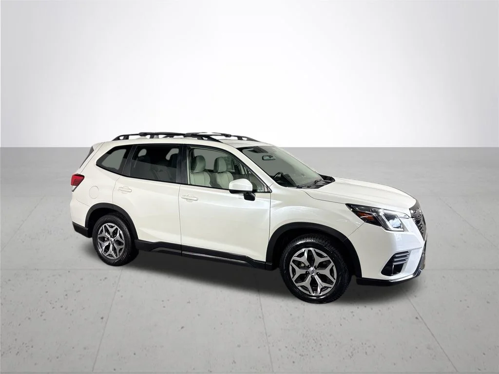 Used 2023 Crystal White Pearl Subaru Premium image 4