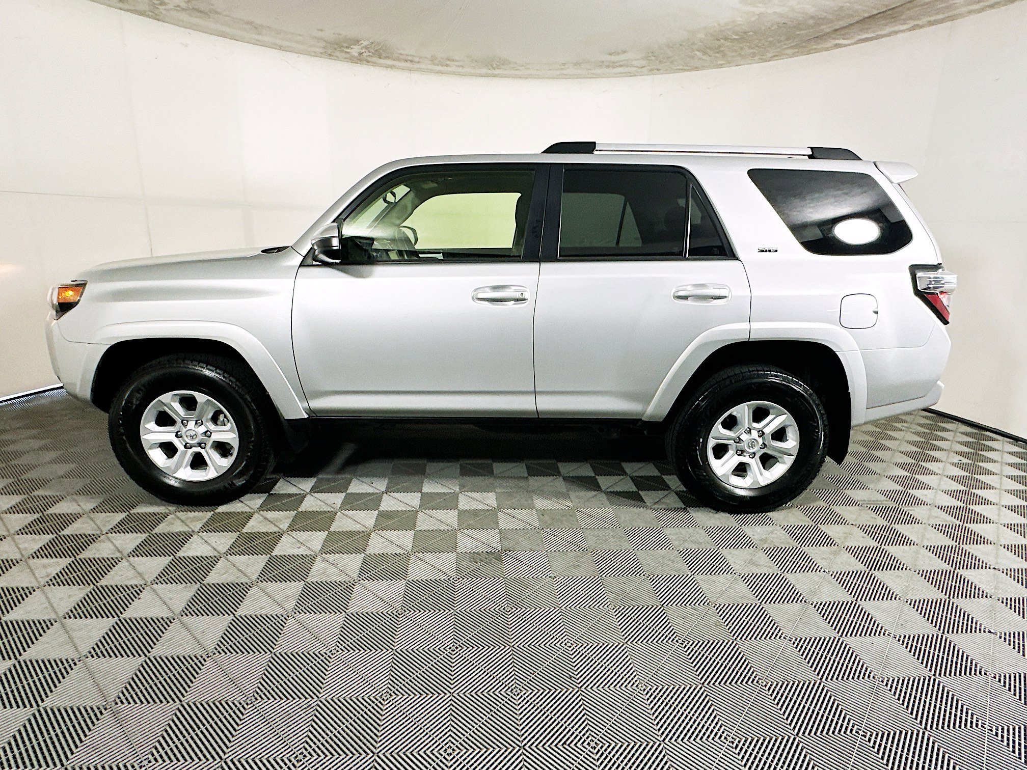 2024 Toyota 4Runner thumbnail 8